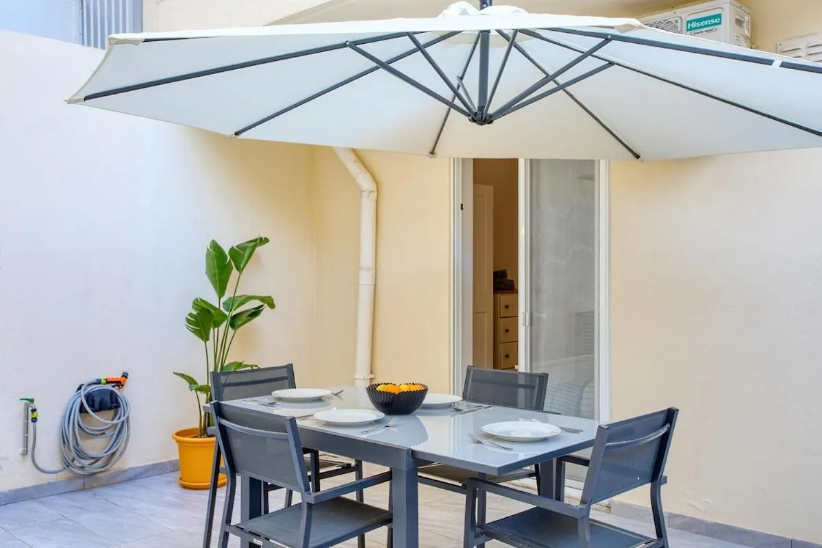 Modern 2 Bedroom Sliema Apt With Parking & Close To The Sea Malta