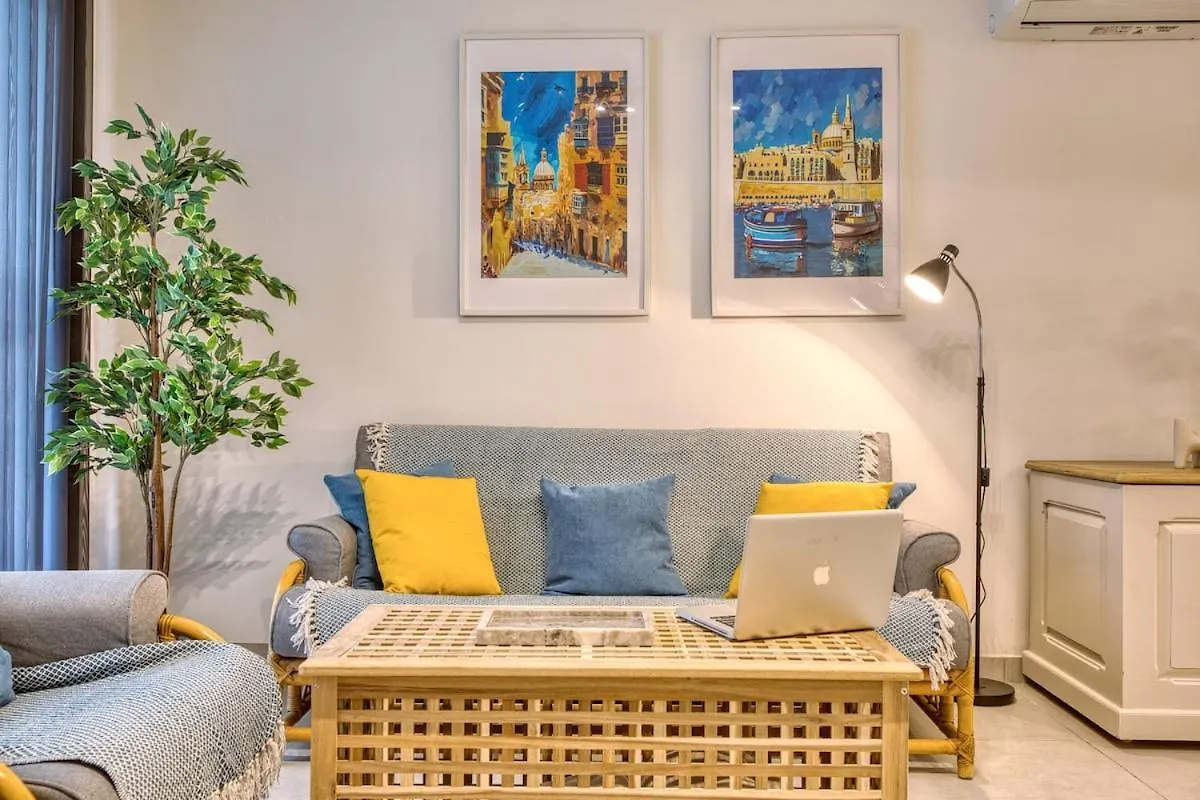 Modern 2 Bedroom Sliema Apt With Parking & Close To The Sea